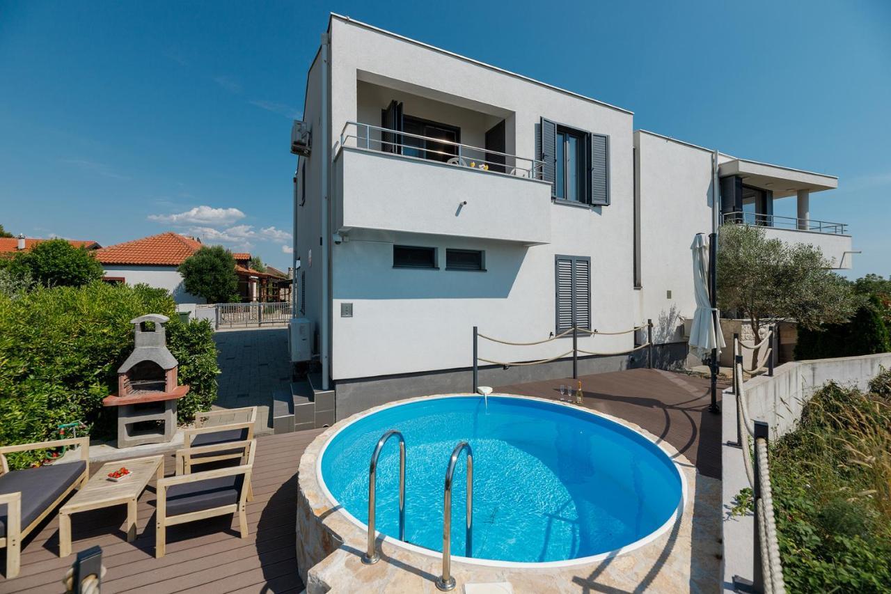 Malo Ferienvilla Privlaka, Pool, Boje, Wi-Fi, Wallbox Privlaka  Exterior photo